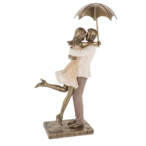 JD Summer Shower Couple Kissing