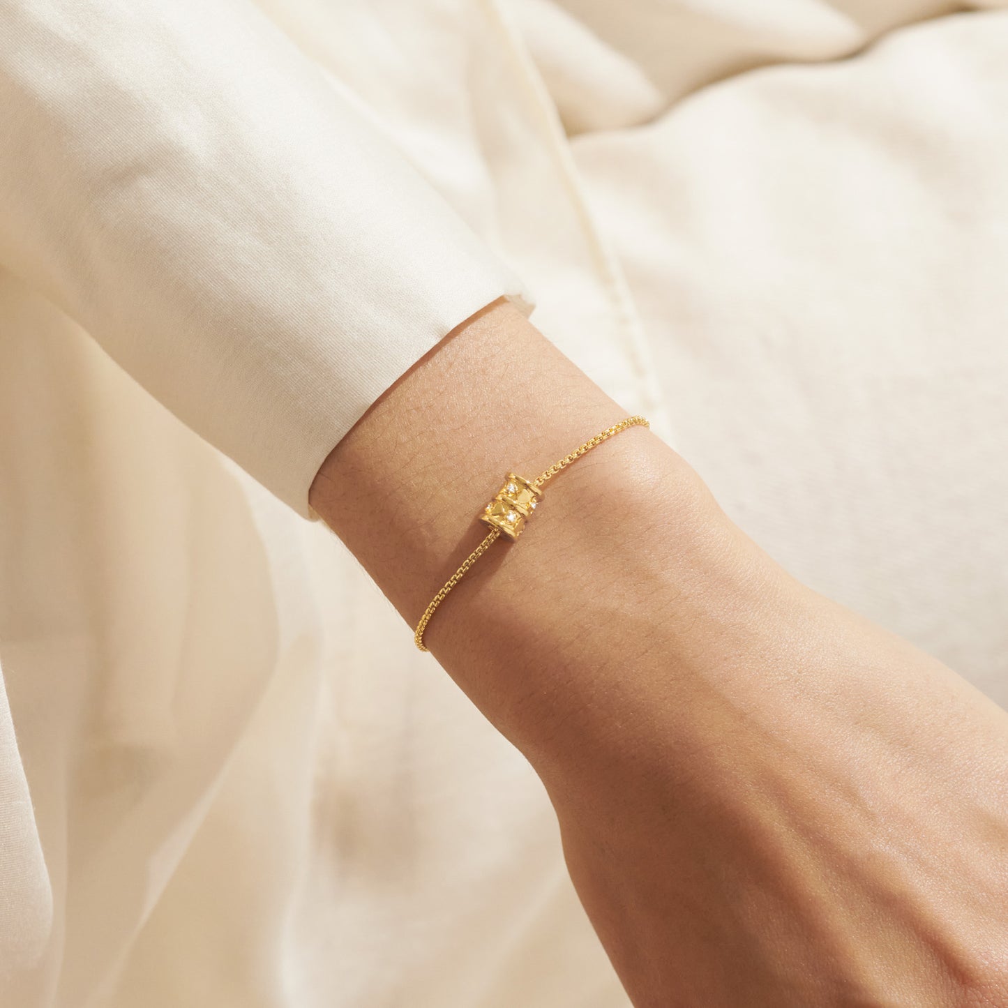 JJ Style Stories Barrel Hoop Bracelet Gold Plated