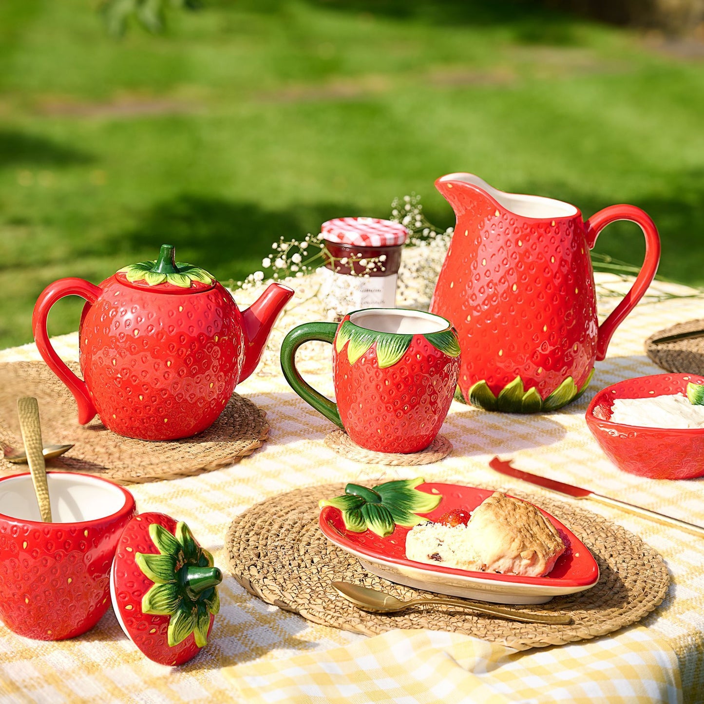 WDP Cottage Garden Strawberry Teapot